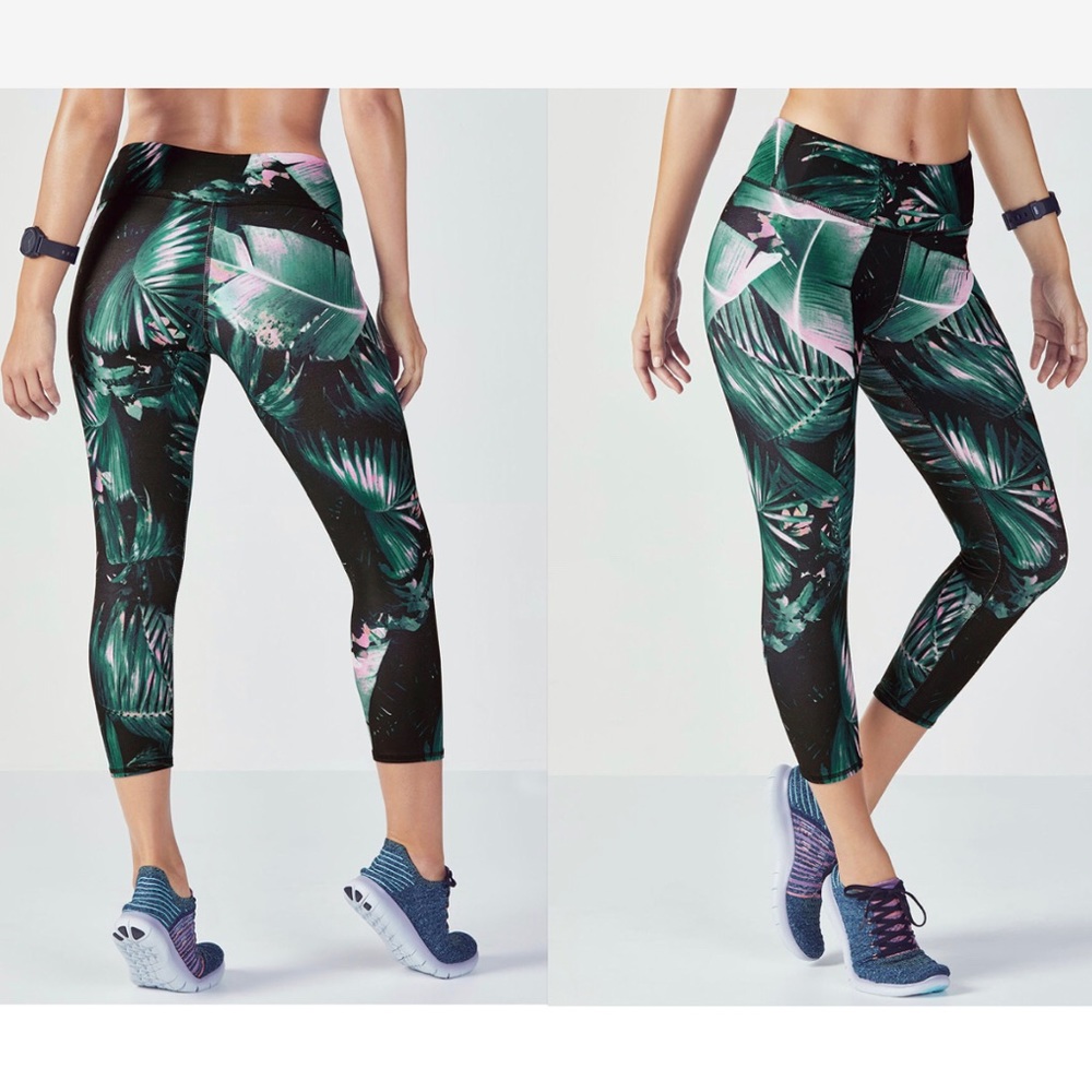 NWOT Fabletics tropical Powerhold Capris